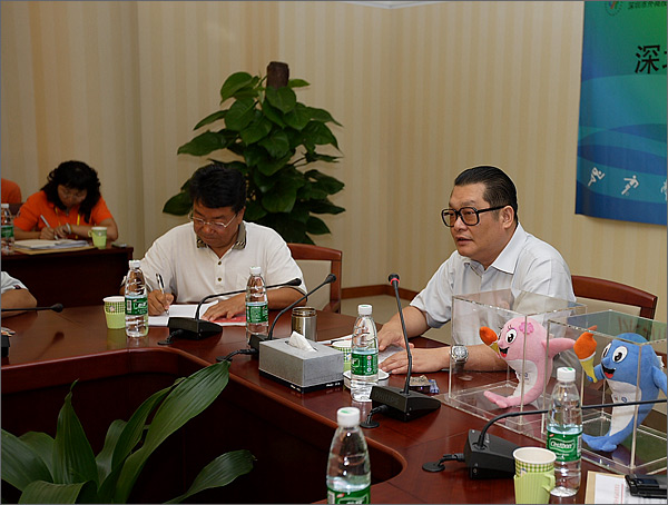 外運會組委會副主任、中國國際投資促進會副會長、深圳市國際投資促進會會長李清森（中間）